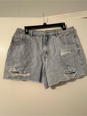 White Fox shorts, size XXL